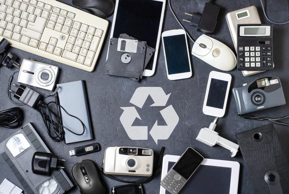 11 Recyclable Electronics That Fit in Your Hand | RCM Recycling